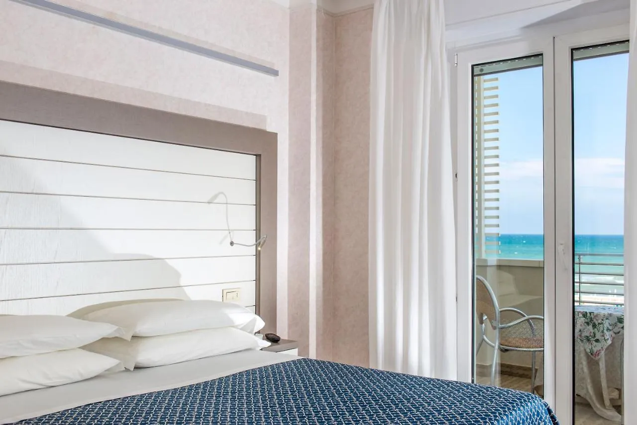 ***  Hotel Record リッチョーネ イタリア