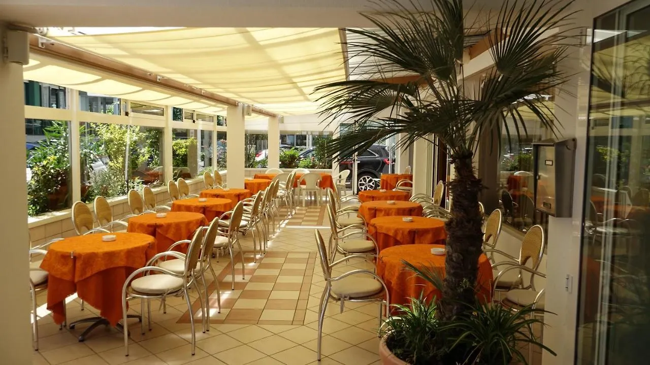 Hotel Record Riccione 3*,