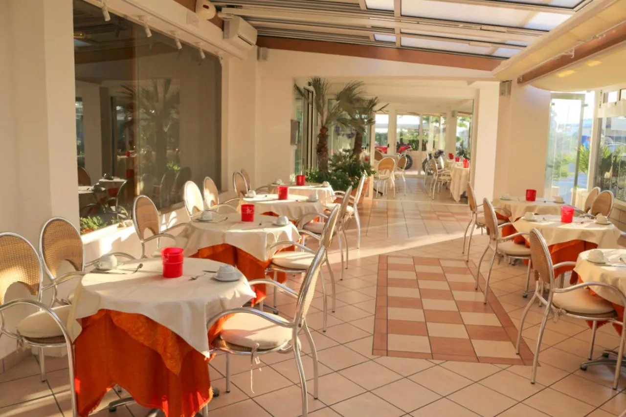 Hotel Record Riccione 3*,